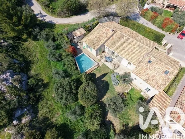 Maison 8 pièces 230 m²