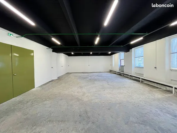Entrepôt Bagnolet 114m² - Stockage Activité Bureau