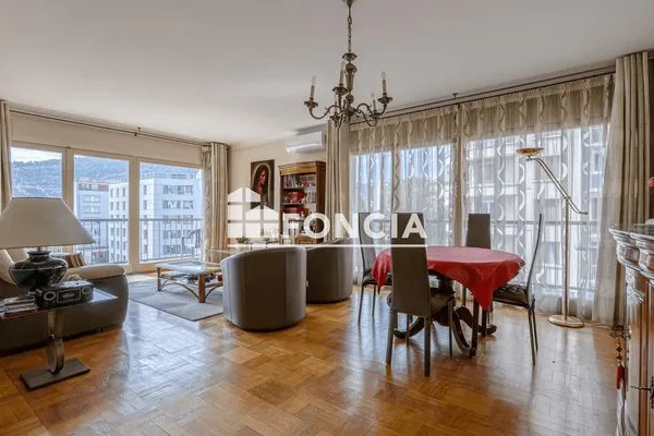 Appartement 3 pièces 102 m²