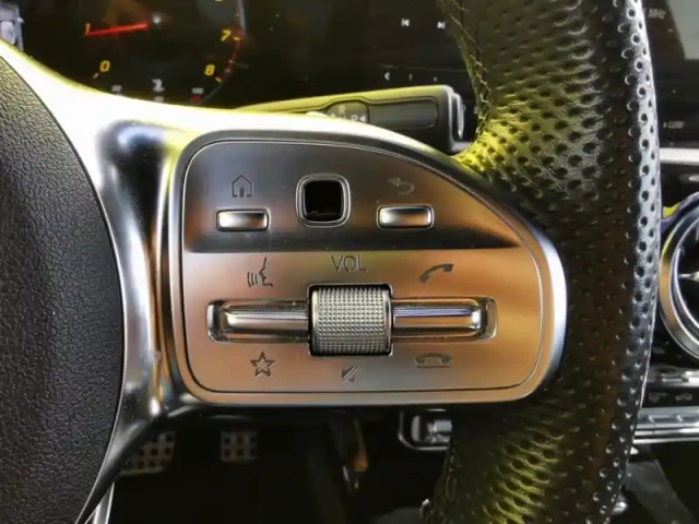 Mercedes Classe A 200 compacte amgline 163 ch 7g — photo 19