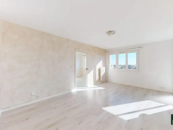 Appartement T4 avec cave et cellier - Mainvilliers