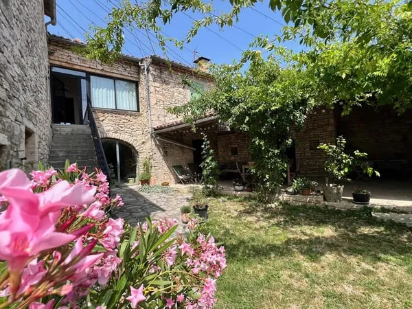 Maison 7 pièces 190 m²