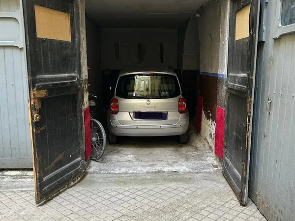 Loue garage fermé dans cour immeuble rue Sainte Hélène Lyon 2ème