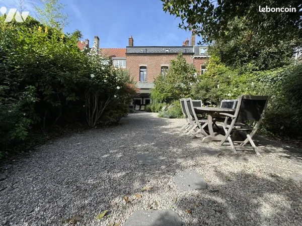 Maison 7 pièces 250 m²