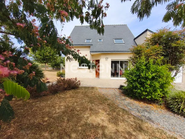 Maison à vendre à Sérent - 4 chambres - jardin - commerces et écoles à pied
