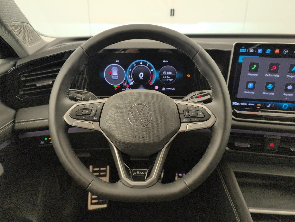 Volkswagen Tiguan — photo 13