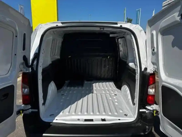 Opel Combo cargo m 650kg bluehdi 100ch s&amp;s pack premium connect — photo 23