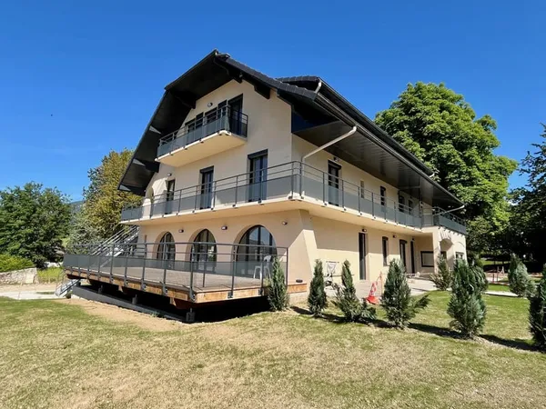 LE MONTCEL PREMIER ÉTAGE AVEC VUE PANORAMIQUE, CHARME & PR