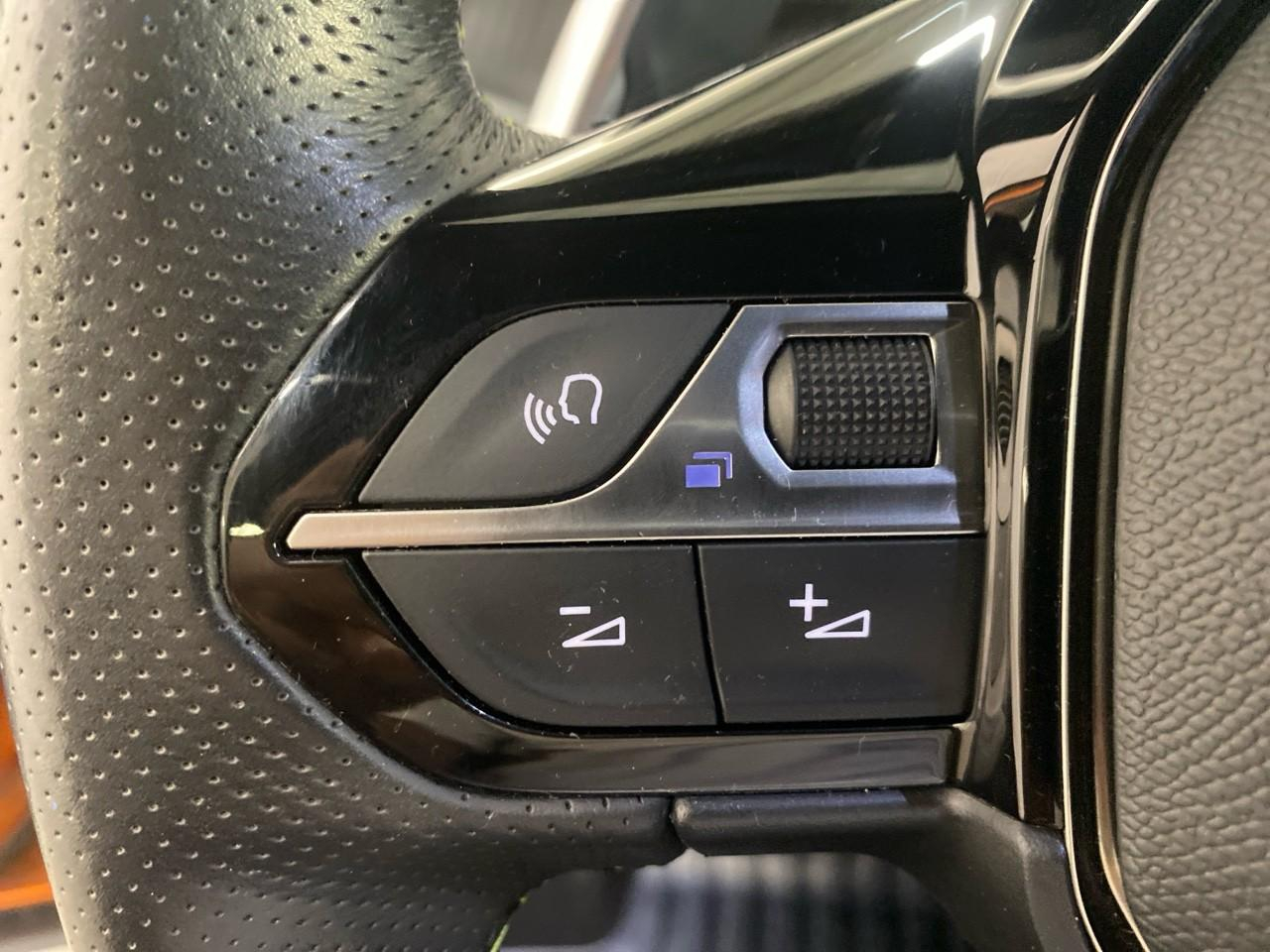 Peugeot 2008 puretech 130 s&s eat8 gt — photo 22