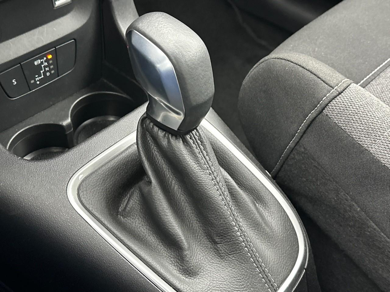 Citroën C3 puretech 110 s&s eat6 shine — photo 28