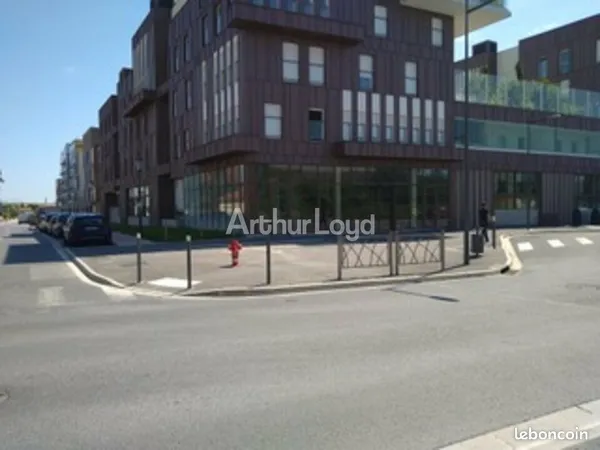 Local commercial 170 m²