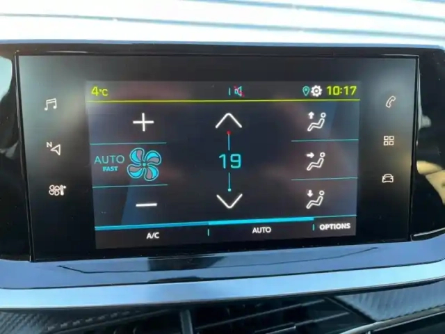 Peugeot 2008 e- 136ch style — photo 15