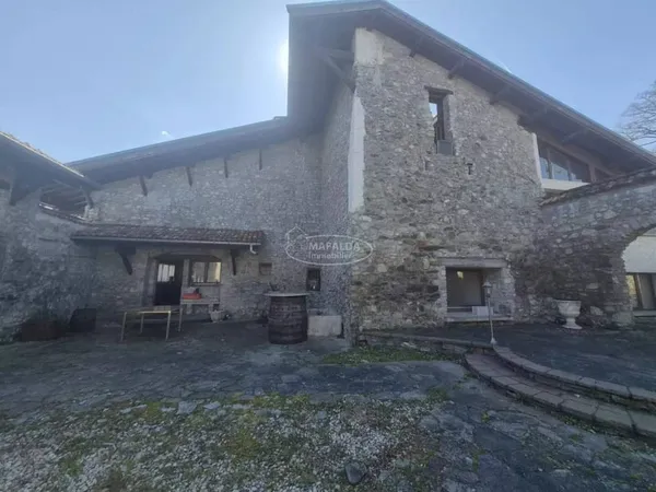Maison 7 pièces 415 m²