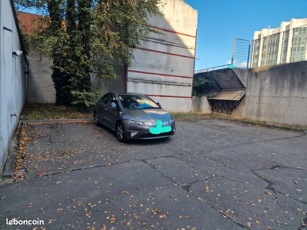 Place de parking sécurisée