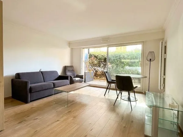 Studio 1 pièce 37 m²