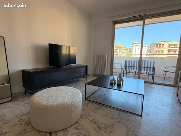 Appartement 3 Pièces Meublé - Terrasse, Balcon et 2 Chambres - Nice
