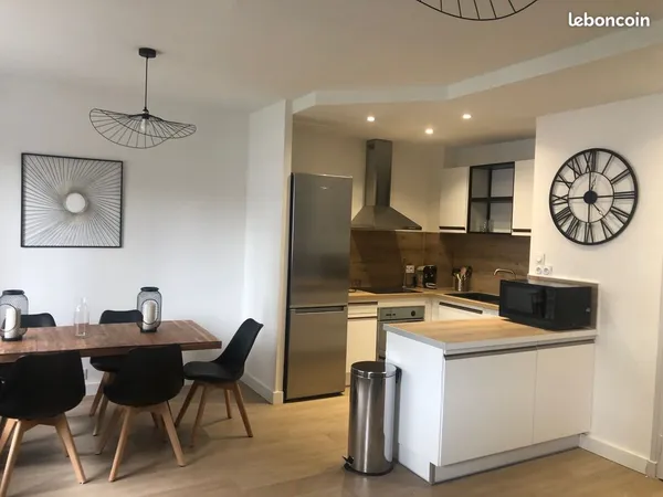 Chambre 12 m² - COLOCATION GRENOBLE CENTRE - 500 CC - DISPONIBLE DE SUITE