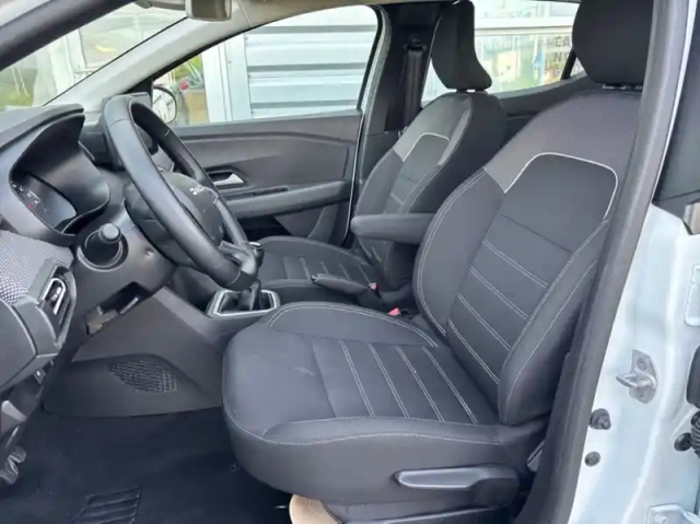 Dacia Sandero 1.0 tce 90ch journey — photo 10