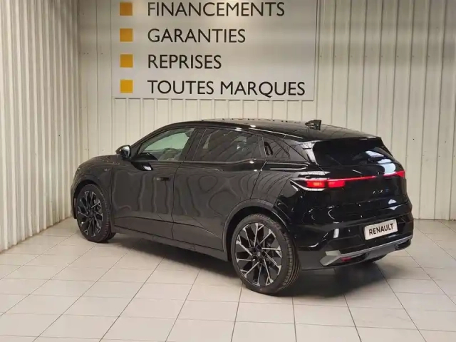 Renault Megane e-tech 220 ch autonomie confort — photo 4