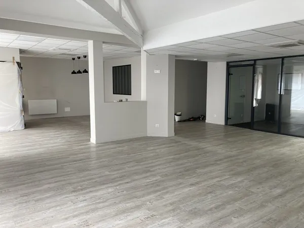Local professionnel de 270 m² à LIMOGES !