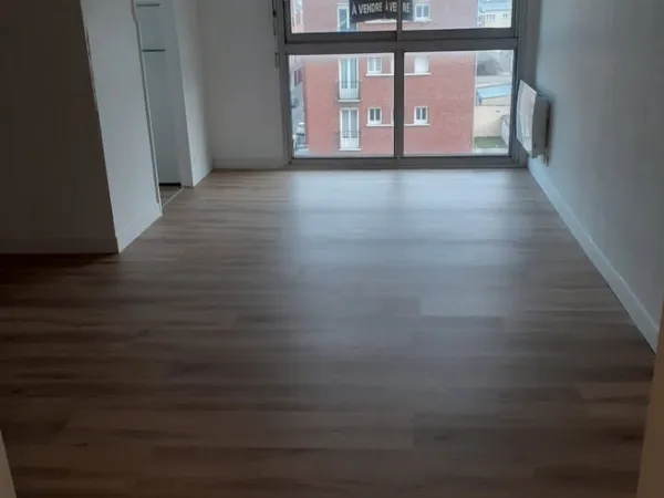 Loue grand studio lumineux 32m² hyper centre d'Amiens libre fin décembre 2026 (préavis en cours)