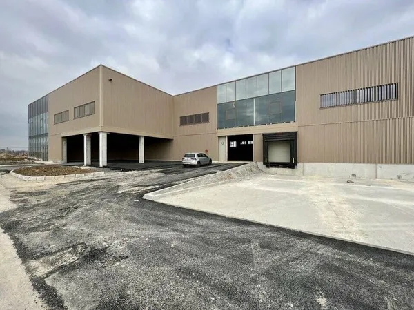 Local d'activité 2788 m²