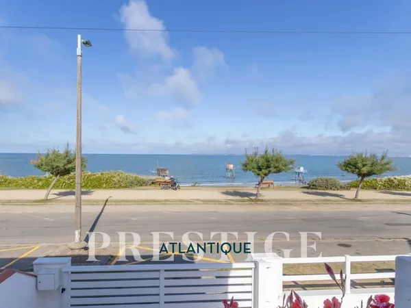 THARON PLAGE - FACE MER - DEUX LOGEMENTS INDEPENDANTS - DEUX