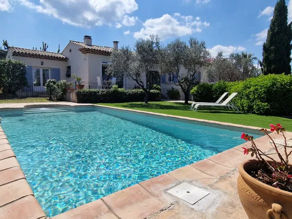 Villa 5 pièces à Roquebrune Sur Argens - Var
