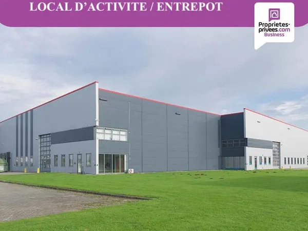 A LOUER - Local d'activité type entrepôt 400 m², état neuf