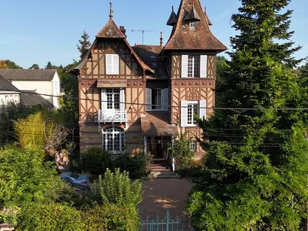 Maison 10 pièces 350 m²