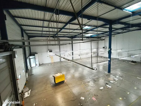 LOCAL D'ACTIVITE 724 m² DAGNEUX