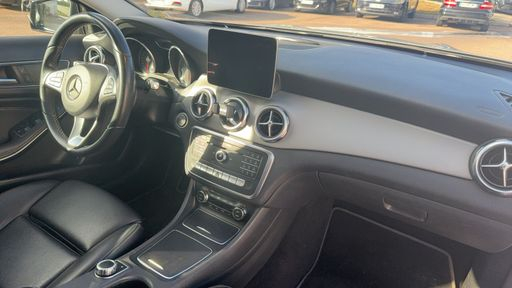 Mercedes Classe GLA 180 CDi 109 7G-DCT - Sensation – 2018 – 85614 km – Diesel – Boîte Automatique — photo 14