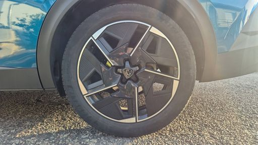 Peugeot 408 1.2 Puretech 130 EAT8 - GT – 2024 – 43396 km – Essence – Boîte Automatique — photo 18