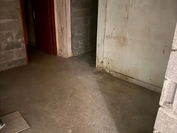 Cave / Local entreposage 16m² / Sol carrelé / Sain / électricité et lumière / Immeuble sécurisé