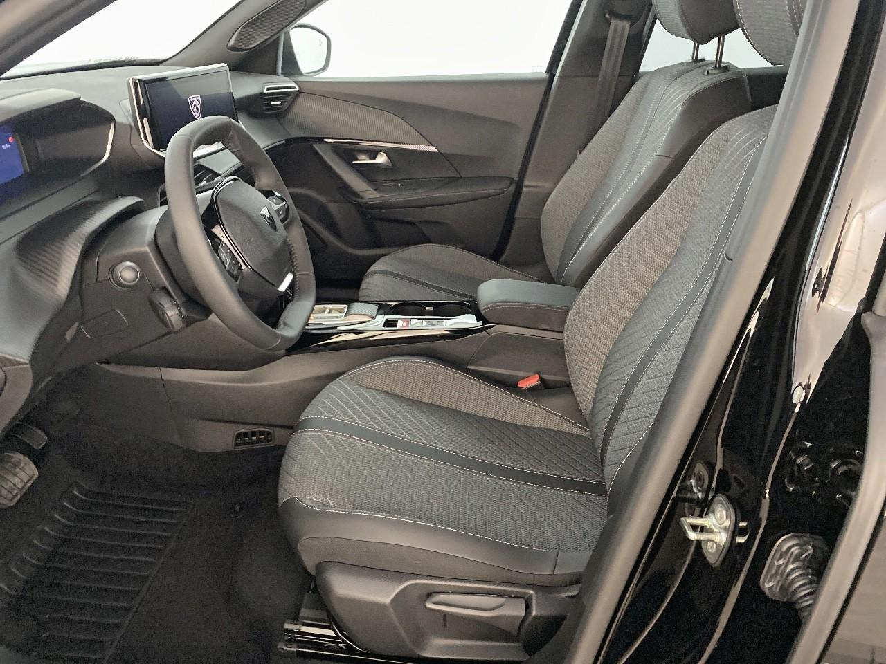 Peugeot 2008 hybrid 145 ch e-dcs6 allure — photo 9