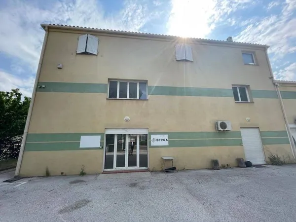 Bureaux 300 m²