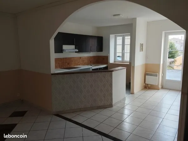 Loue maison de ville 5 pièces