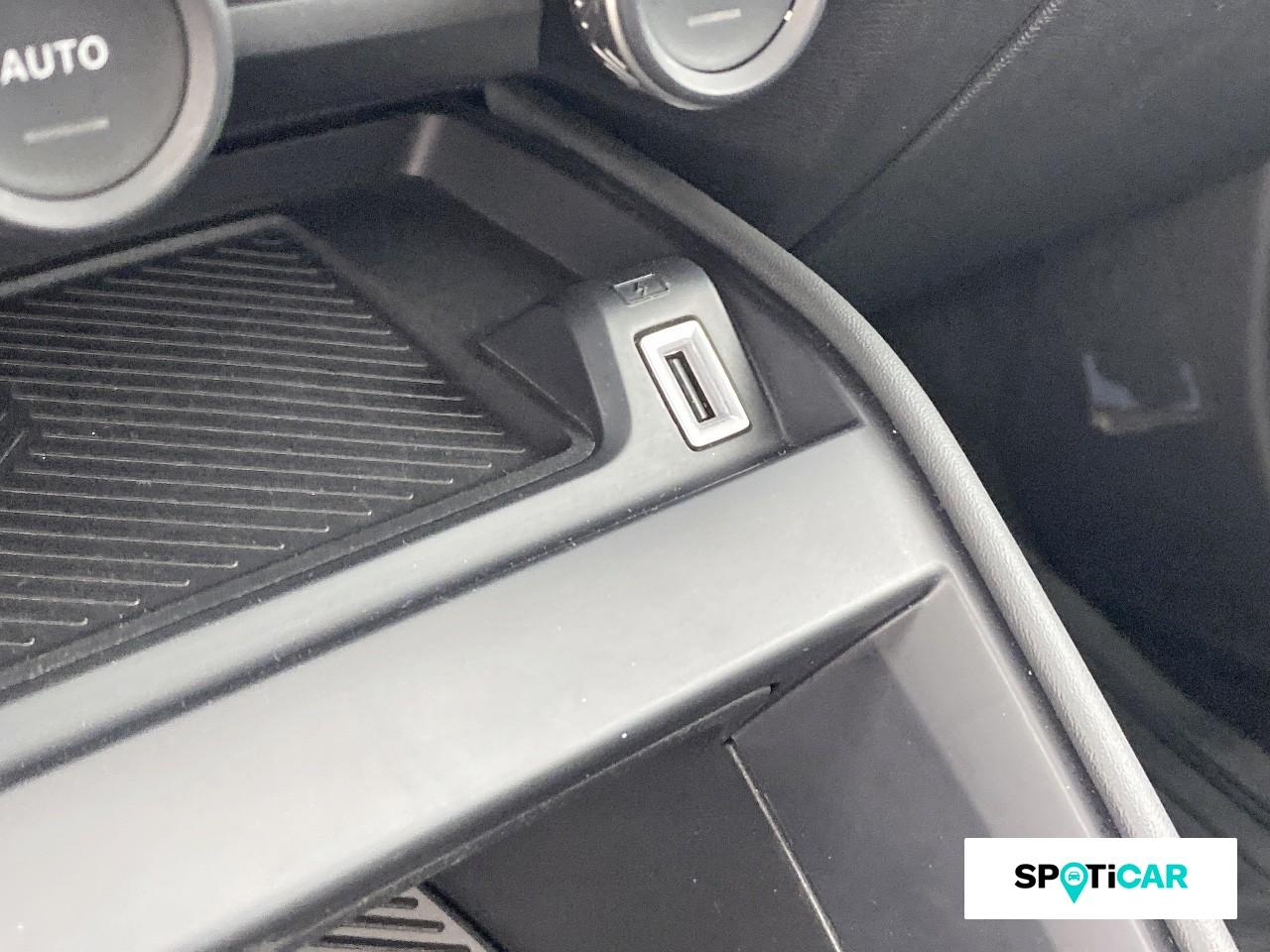 Citroën C4 puretech 130ch s&s feel pack — photo 18
