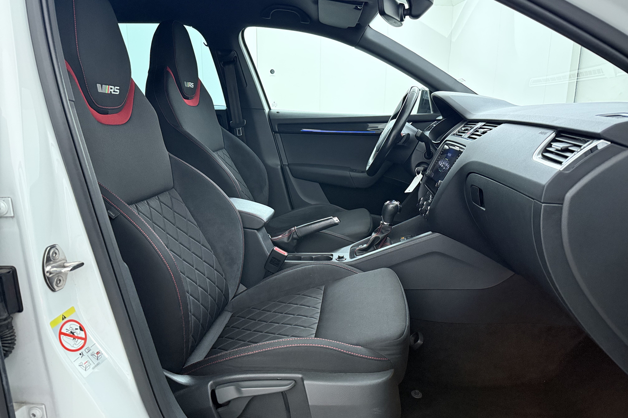 Skoda Octavia Combi — photo 7