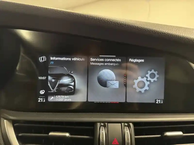 Alfa Romeo Giulia 2.2 190 ch at8 — photo 17