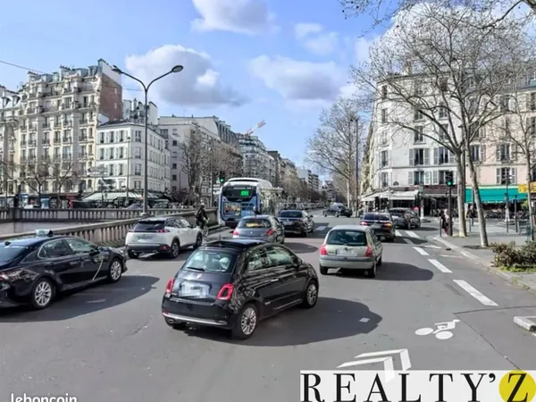 Local commercial 328 m²