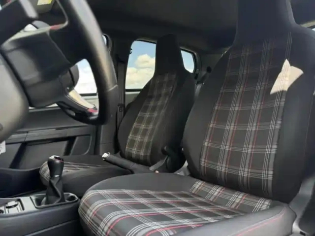 Volkswagen Up ! 1.0 115ch bluemotion technology gti 5p — photo 14