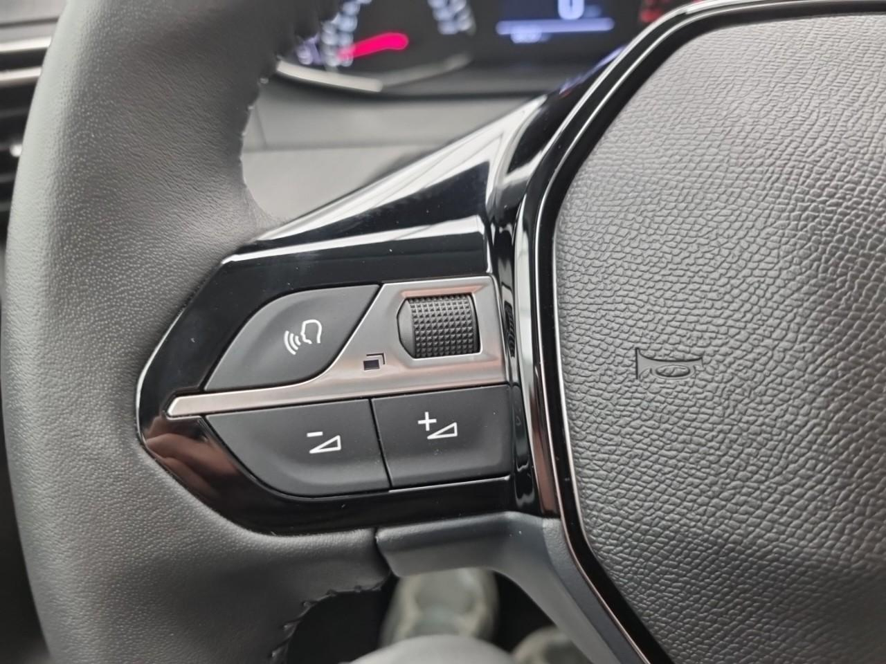 Peugeot 208 100 s&s bvm6 style — photo 25