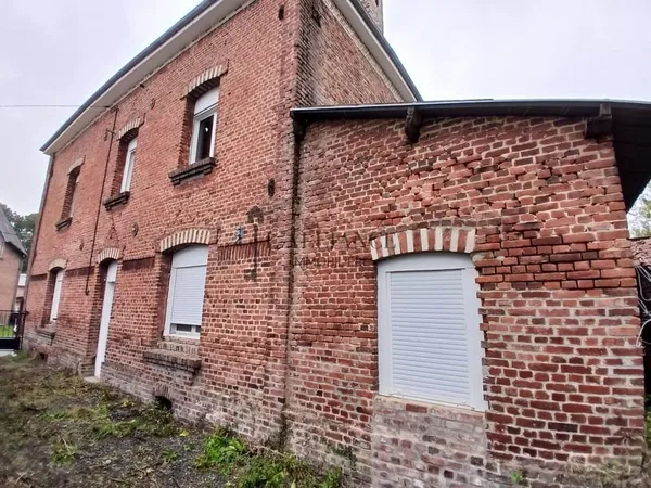 À vendre  Maison de village avec fort potentiel