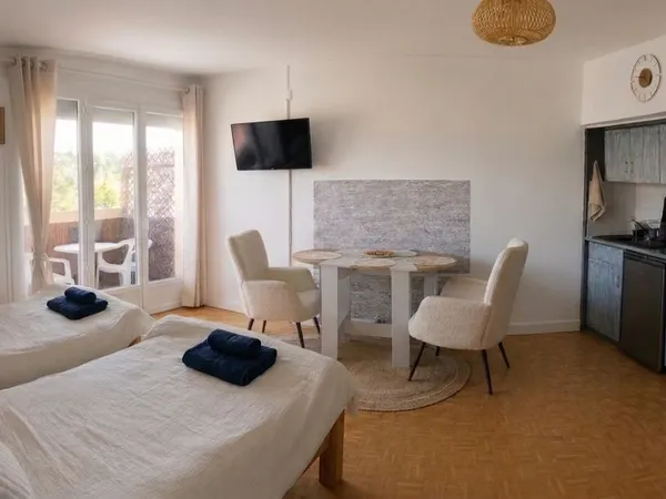 Agréable studio à 300 m des Thermes - 490 les 3 semaines 🔥