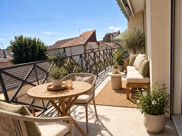 Appartement à vendre - RARE EN HYPER-CENTRE - Terrasse 12 m² + cave + ascenseur - DPE C