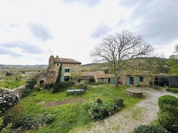 Maison 9 pièces 263 m²