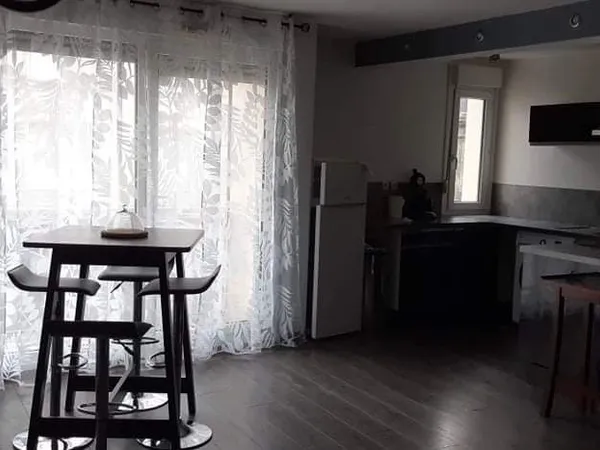 Loue appartement F1 bis avenue jean Jaurès Reims