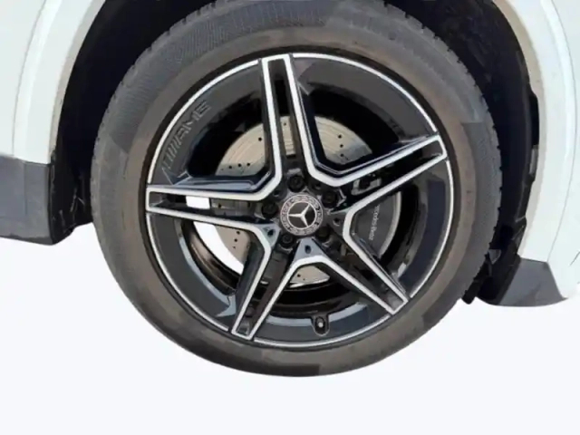 Mercedes Gla 200 d amg line — photo 9