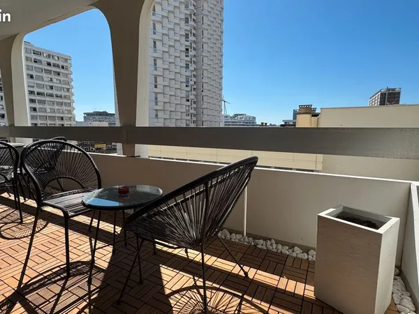 Centre ville - Colombier/Liberté/les Halles - Très beau 4 pièces entièrement rénové avec garage